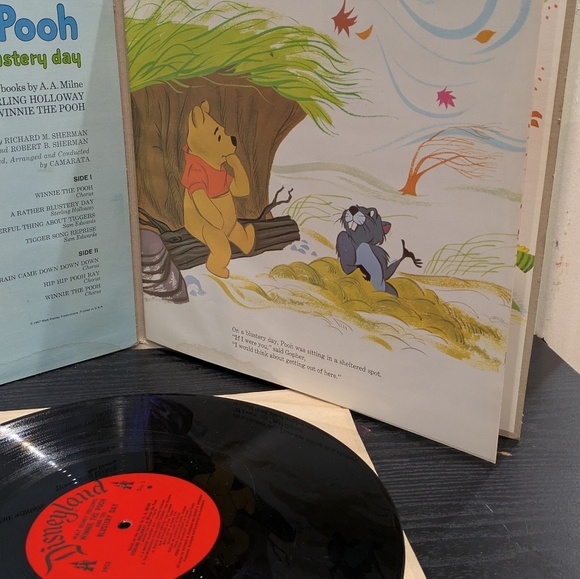 Disney Winnie the Pooh Vinyl Record - Red, Blue, Yellow 1967 - Picture 6 of 8